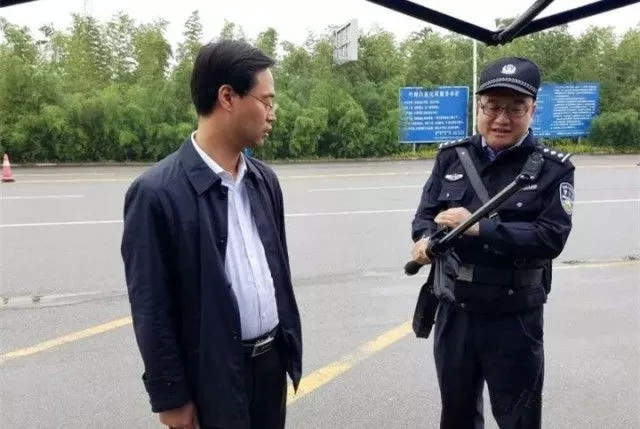 市委常委,市委秘书长杨克俊到市客运站暗访双节期间稳定安全信访工作
